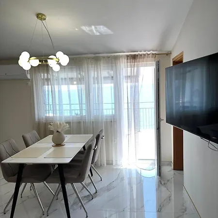 Luxury Pearl Seaside Apartman *