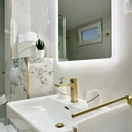 Luxury Pearl Seaside Apartman