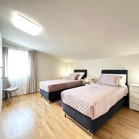 Luxury Pearl Seaside Apartment Kastela